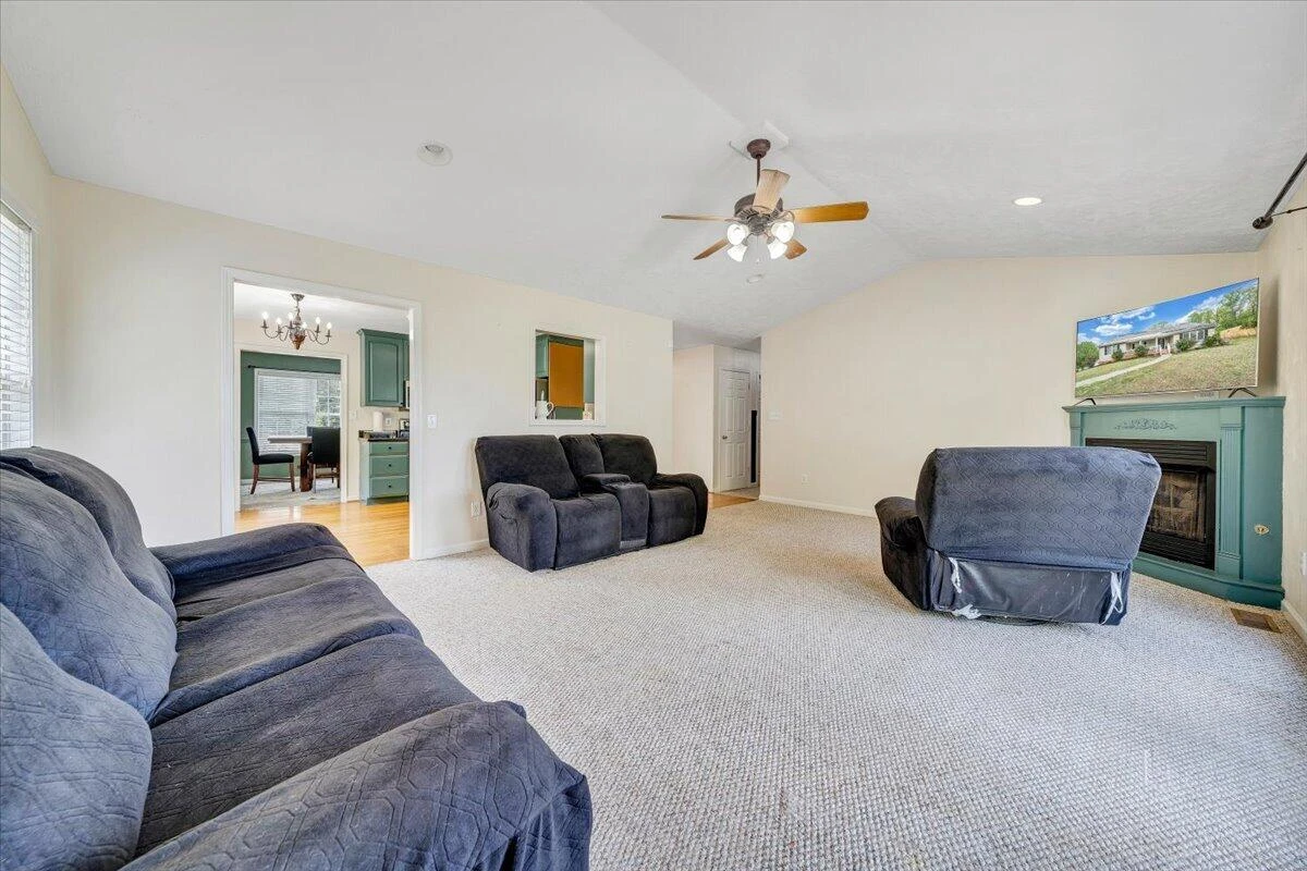686 Pinehaven RD - Photo 19