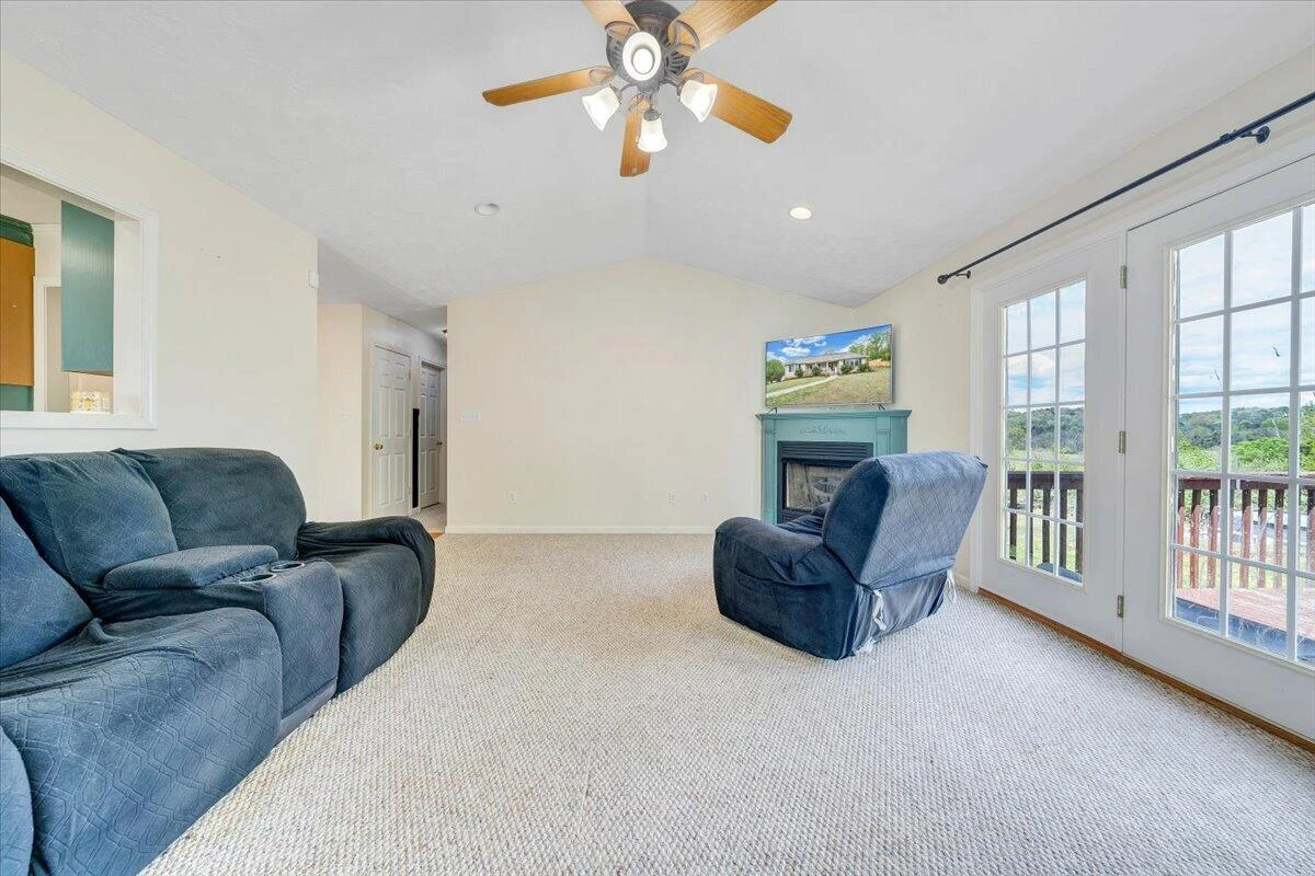 686 Pinehaven RD - Photo 20