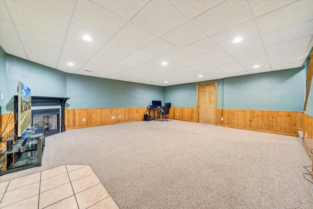 686 Pinehaven RD - Photo 40