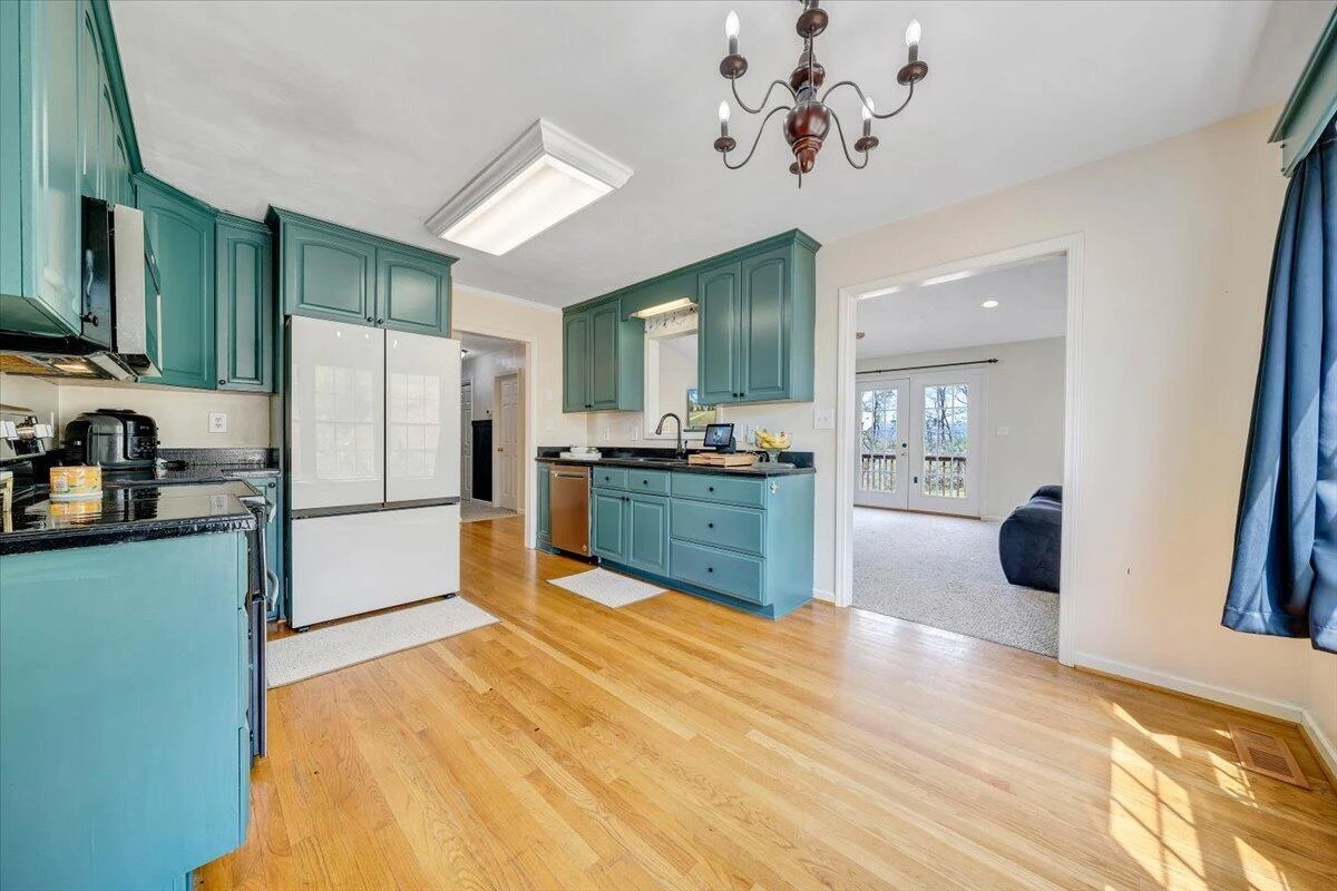 686 Pinehaven RD - Photo 10