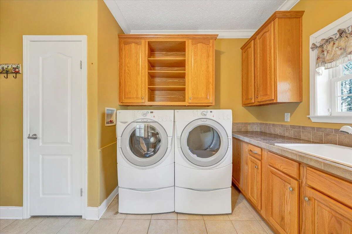 363 Ezra DR - Photo 32