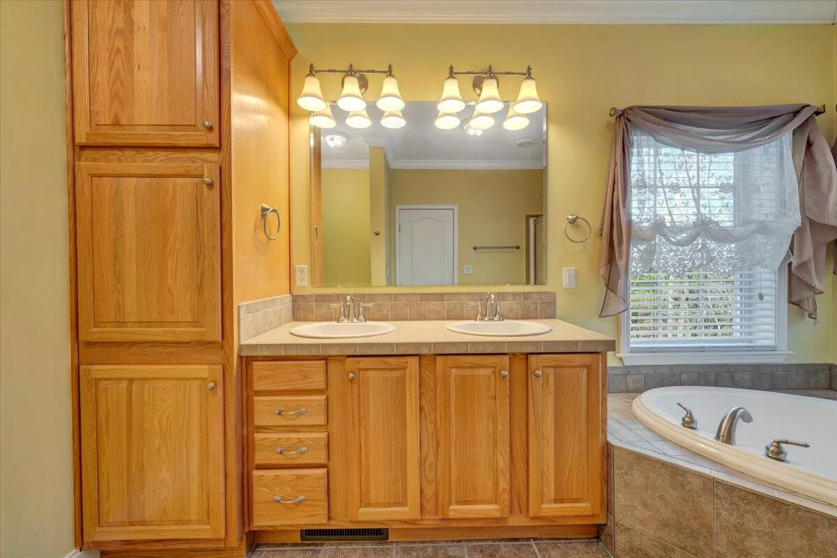 363 Ezra DR - Photo 38