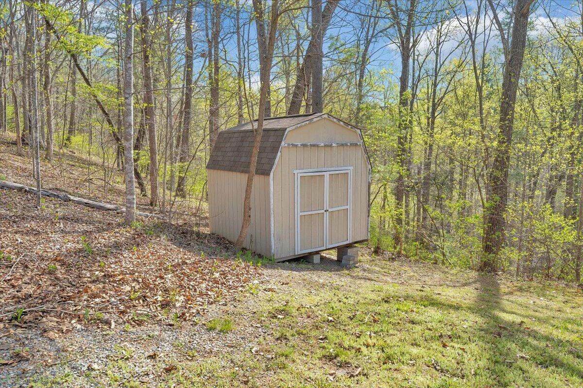 363 Ezra DR - Photo 66