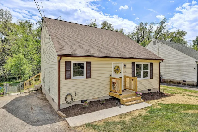 2321 Dunkirk AVE