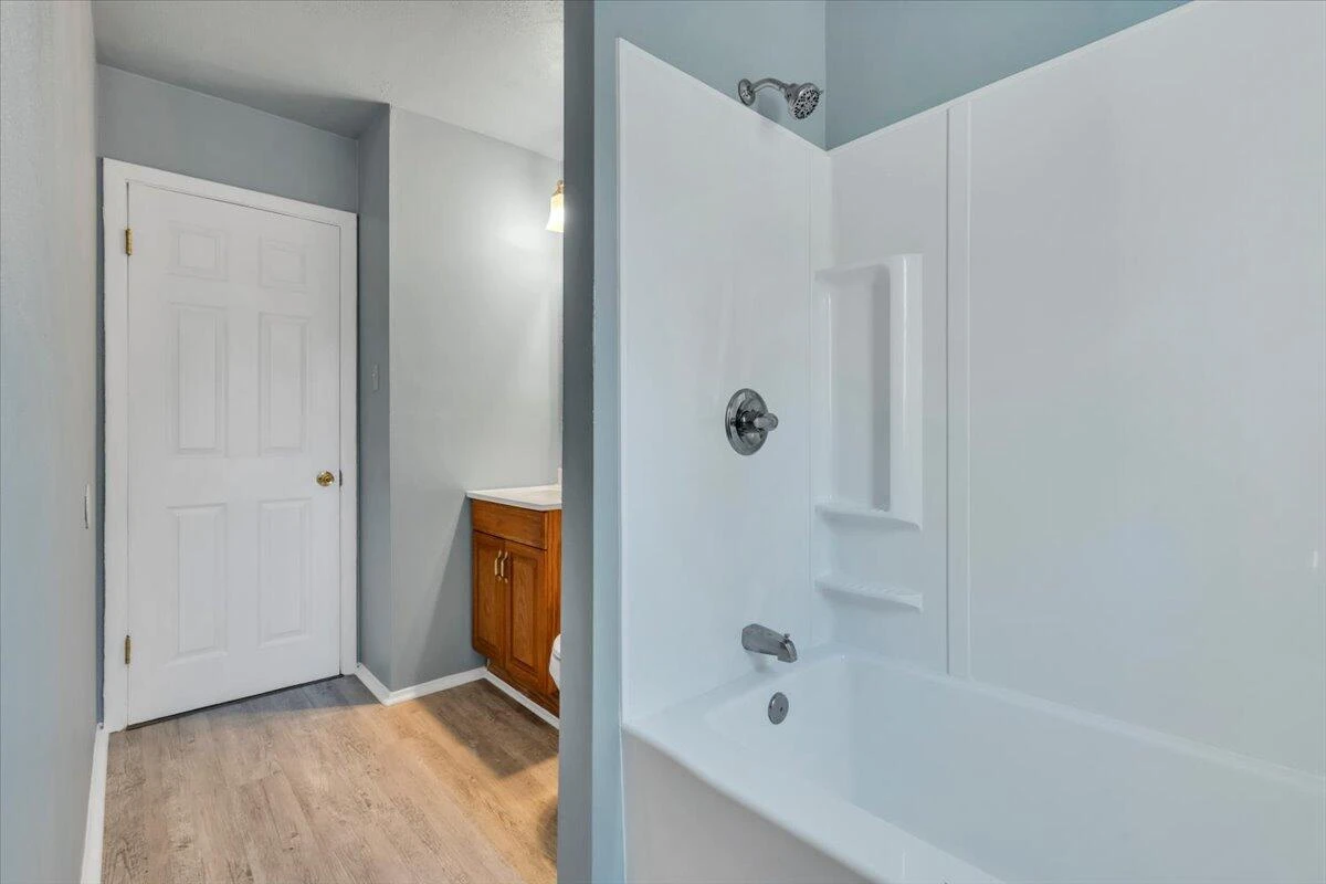 4230 Moomaw AVE - Photo 14