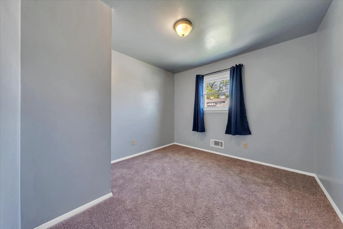 4230 Moomaw AVE - Photo 15