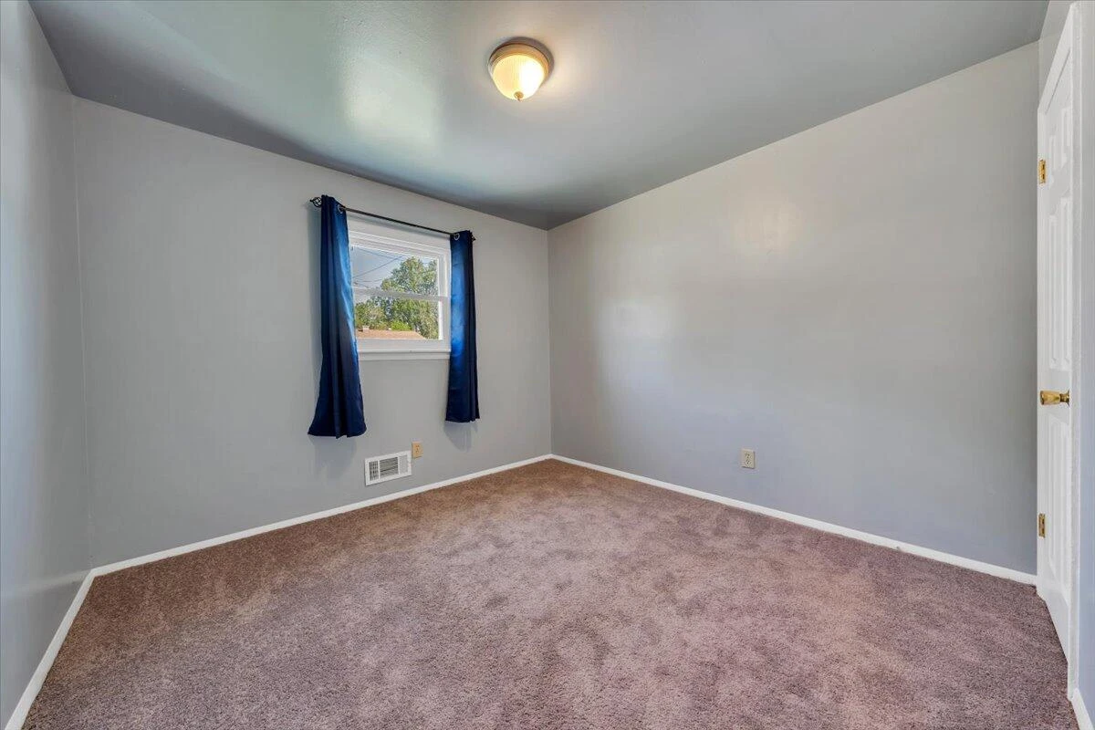 4230 Moomaw AVE - Photo 17