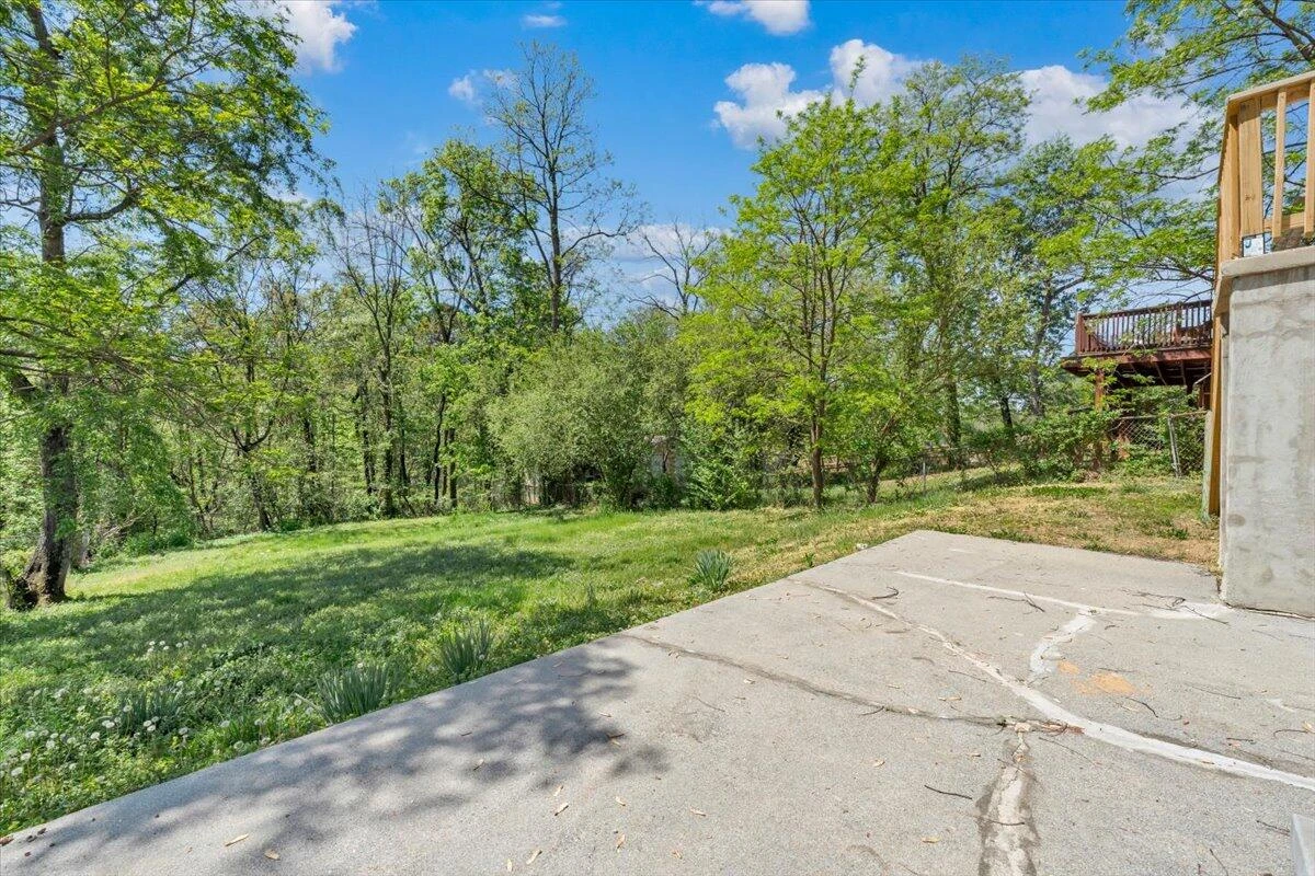 4230 Moomaw AVE - Photo 21
