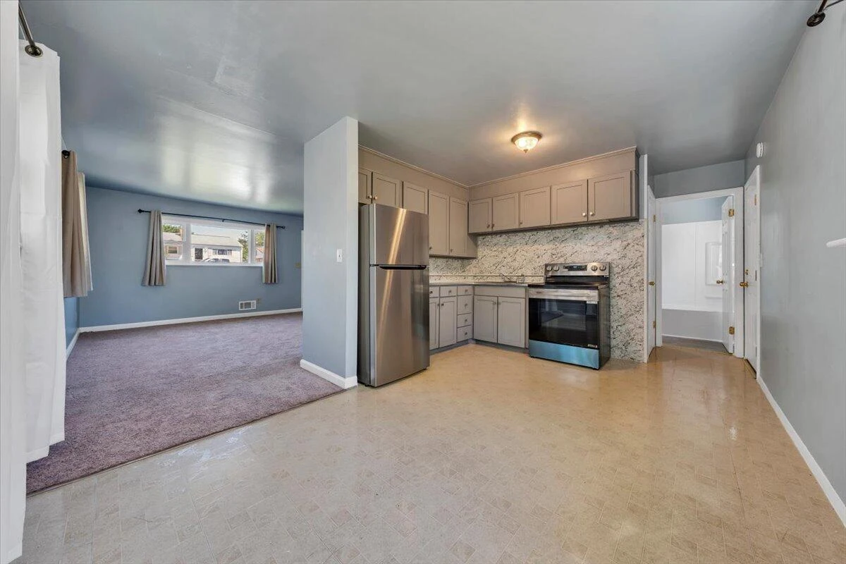 4230 Moomaw AVE - Photo 9