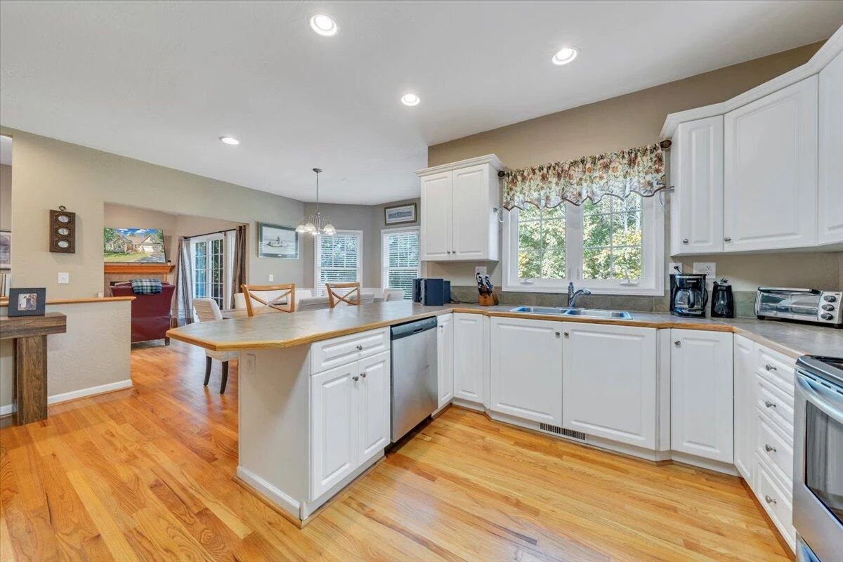 132 Pointe O Woods DR - Photo 24