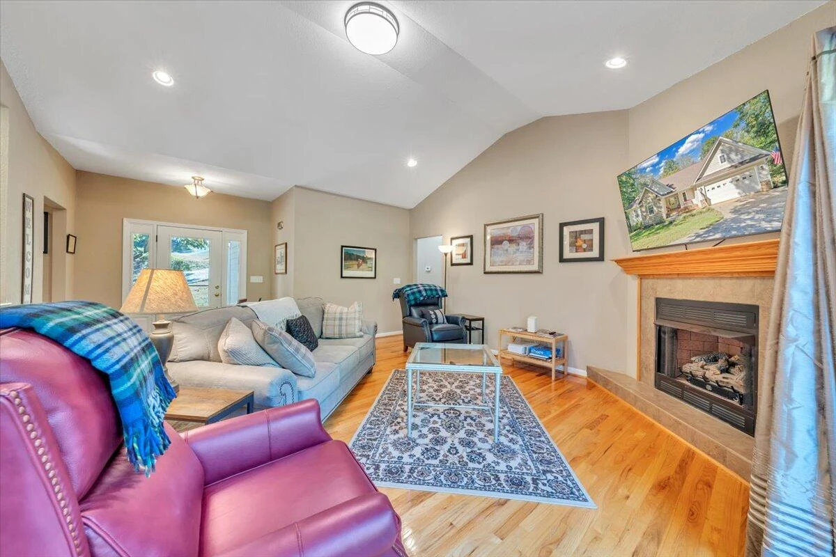 132 Pointe O Woods DR - Photo 26