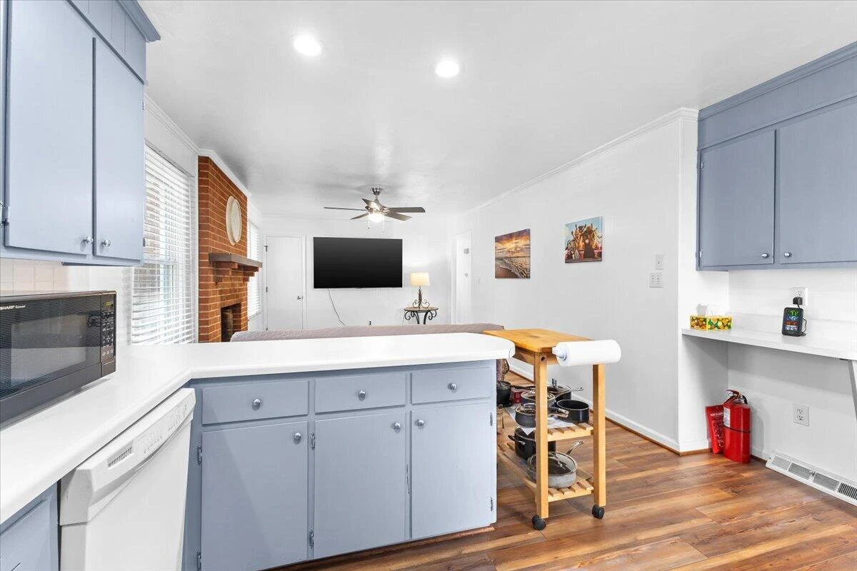 403 Ingal BLVD - Photo 10