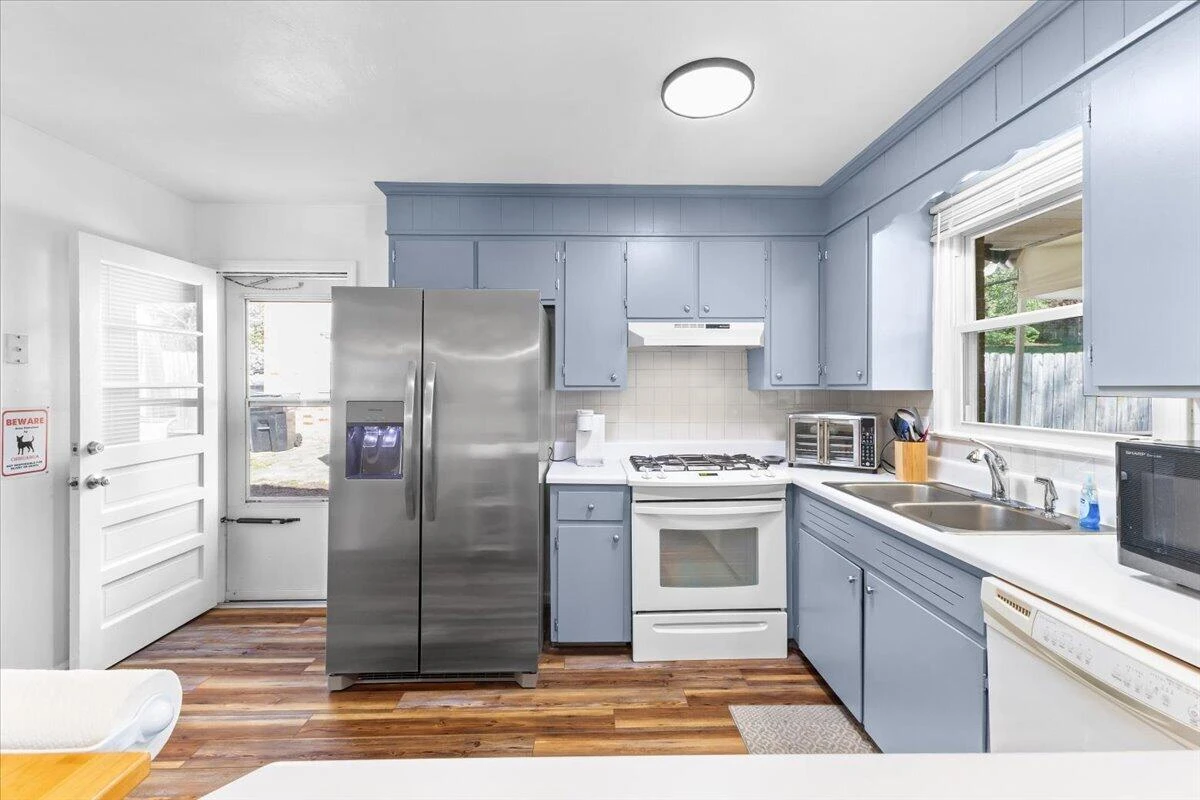 403 Ingal BLVD - Photo 11