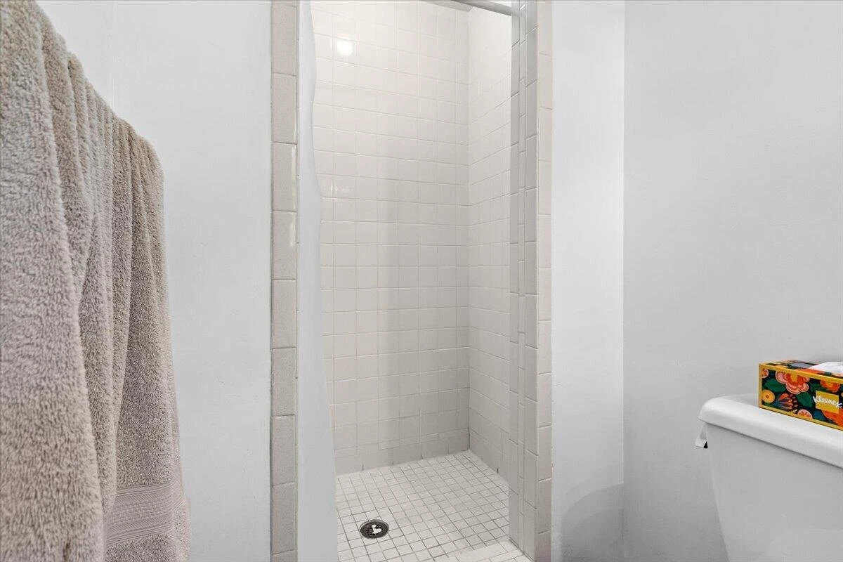 403 Ingal BLVD - Photo 23