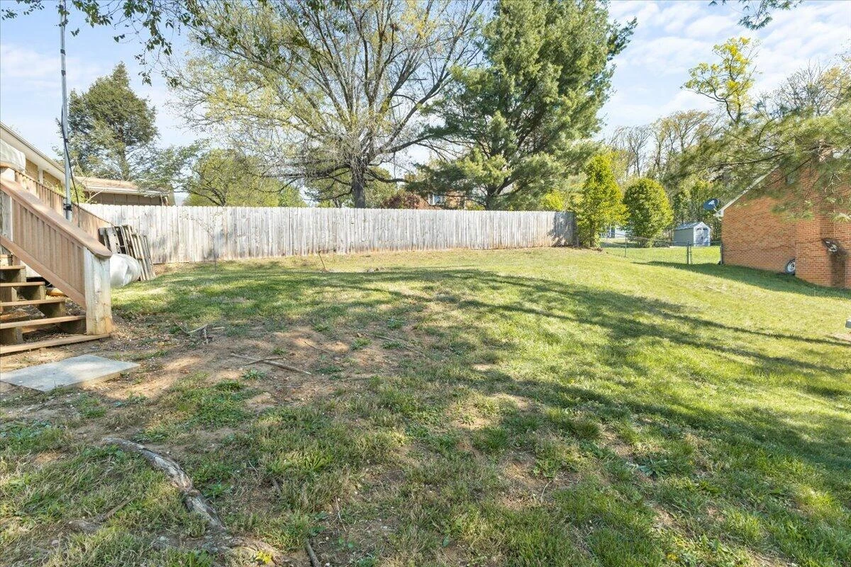 403 Ingal BLVD - Photo 31