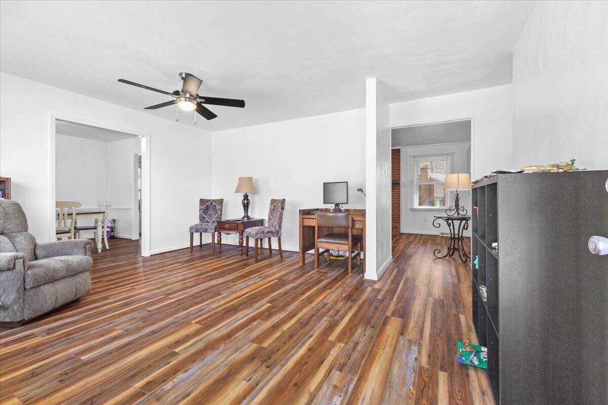 403 Ingal BLVD - Photo 4