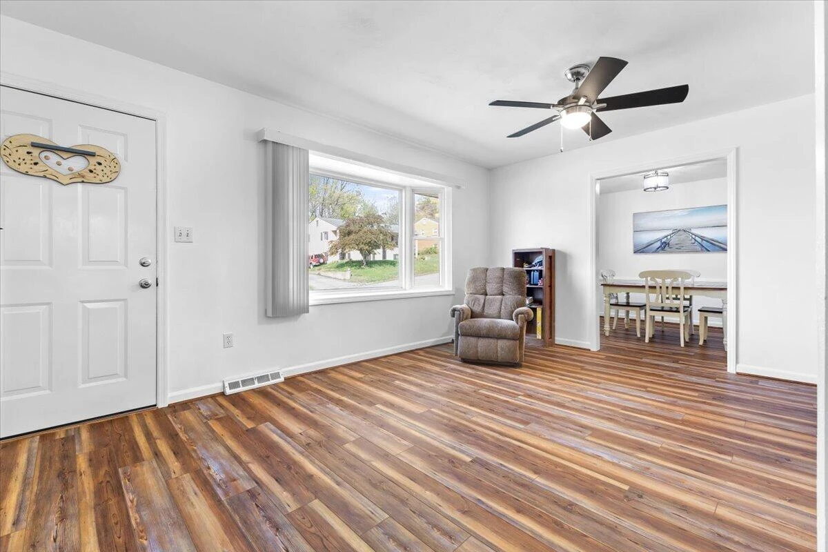 403 Ingal BLVD - Photo 5