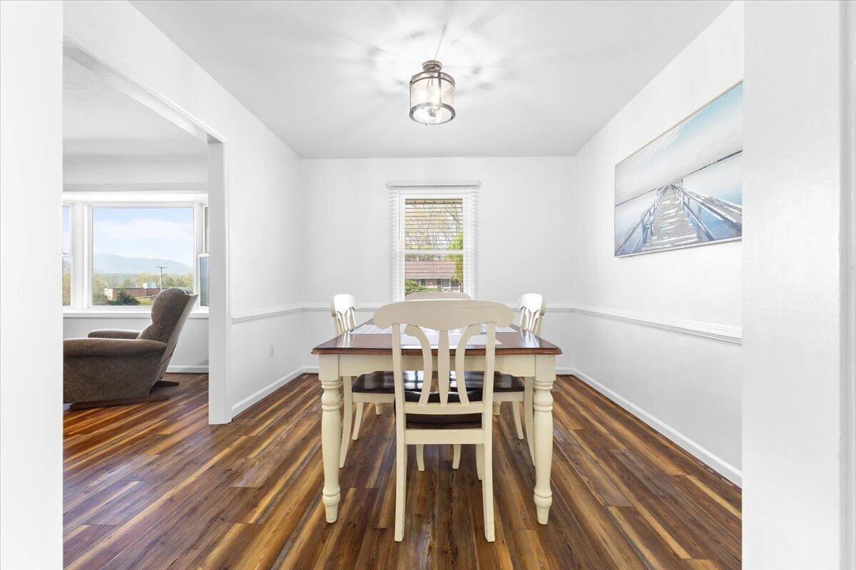 403 Ingal BLVD - Photo 8