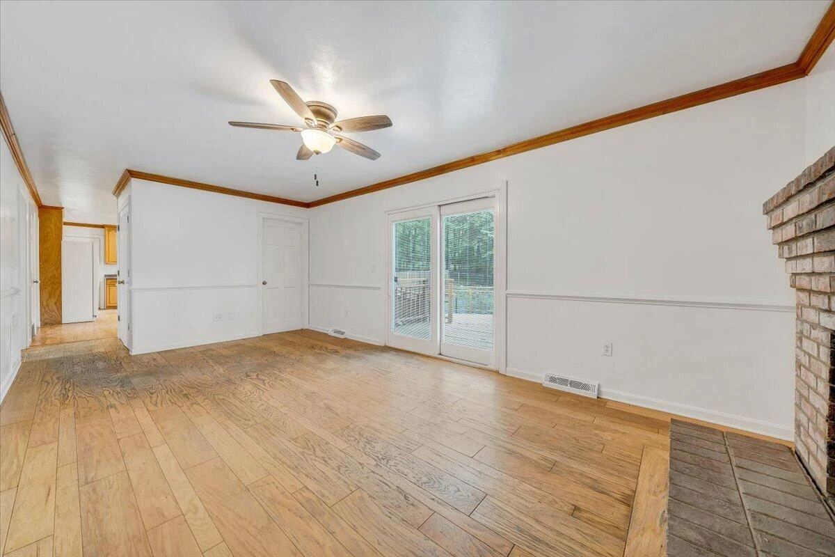 2730 Coachman CIR - Photo 12