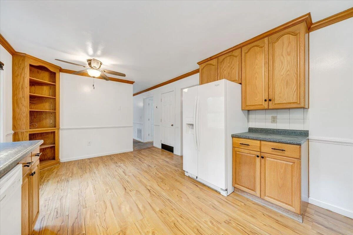 2730 Coachman CIR - Photo 18