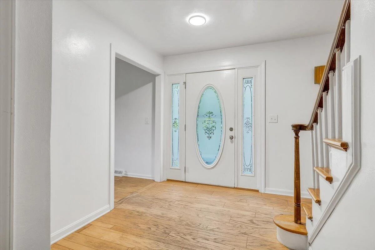 2730 Coachman CIR - Photo 2