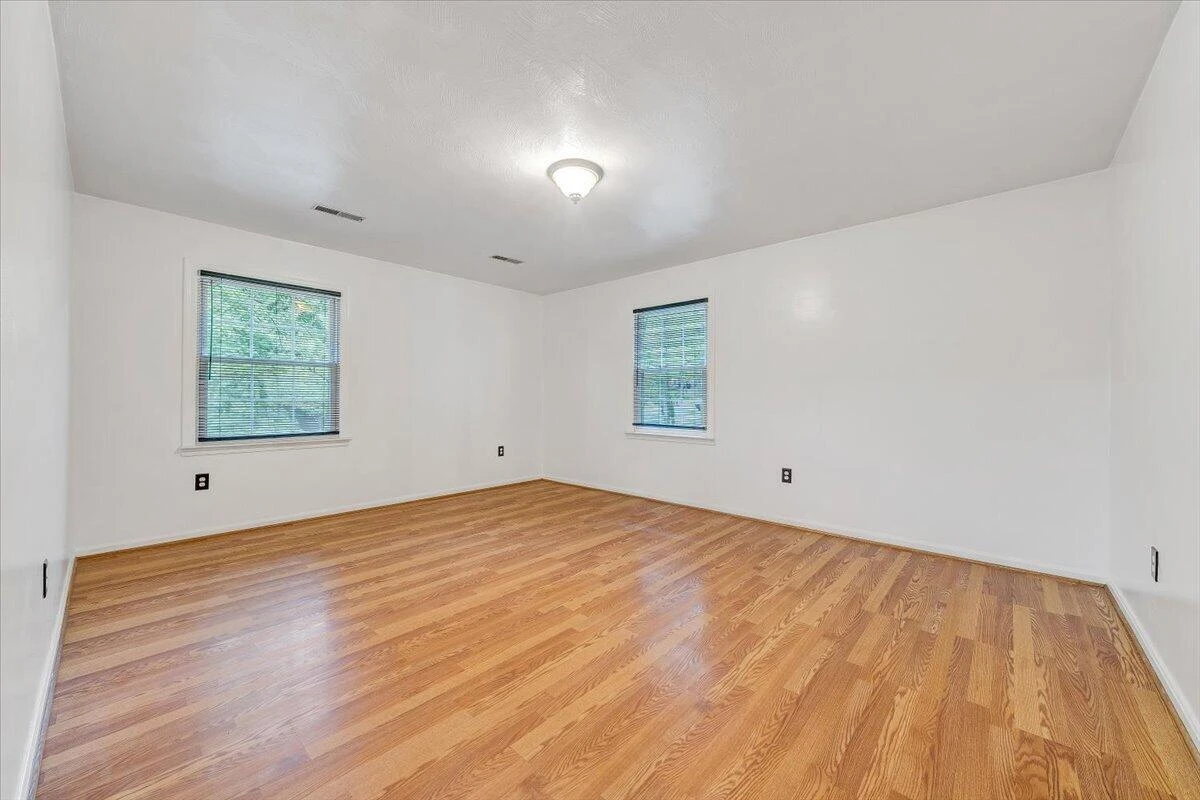 2730 Coachman CIR - Photo 20