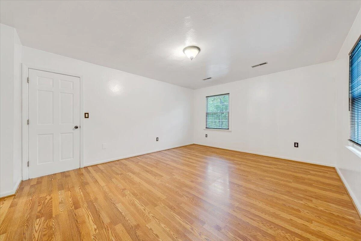 2730 Coachman CIR - Photo 22