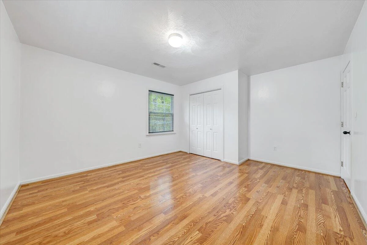 2730 Coachman CIR - Photo 27