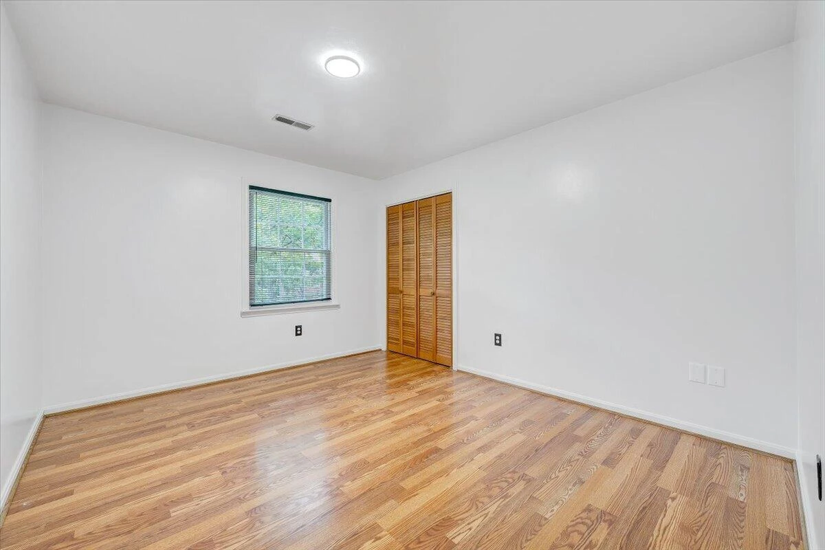 2730 Coachman CIR - Photo 29