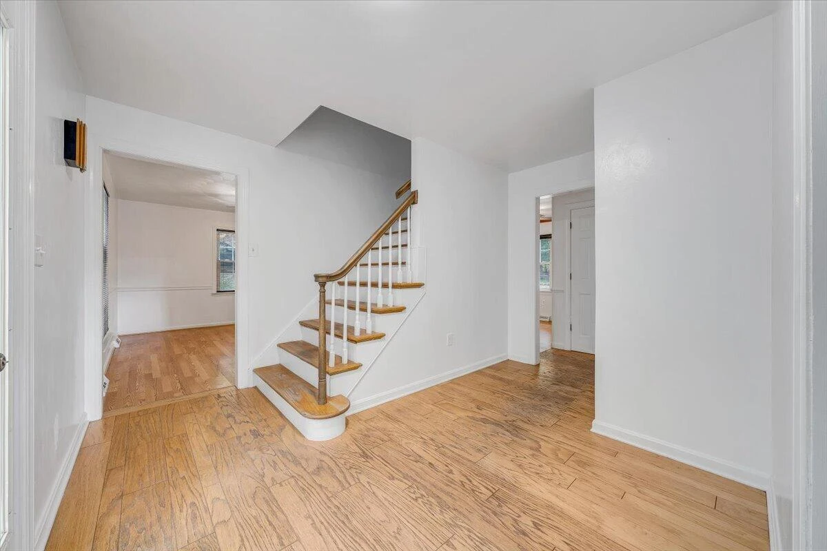 2730 Coachman CIR - Photo 3