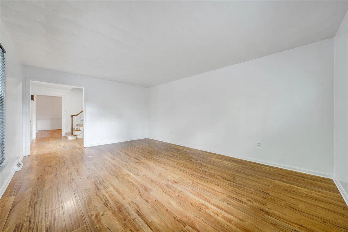 2730 Coachman CIR - Photo 6