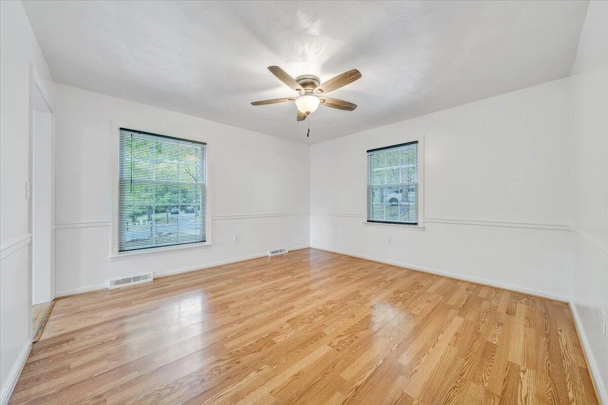 2730 Coachman CIR - Photo 7