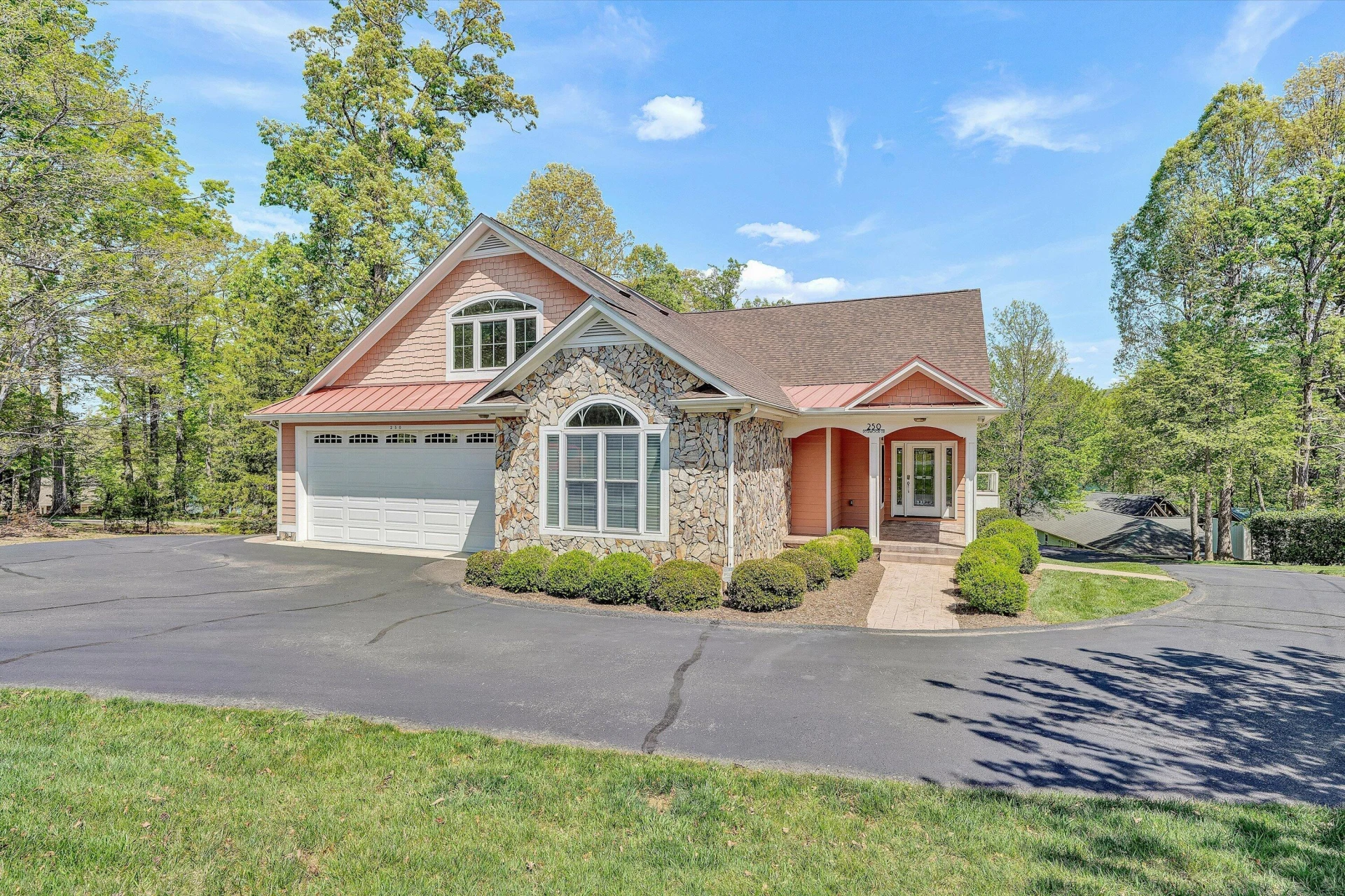 250 Deerwood DR - Photo 22