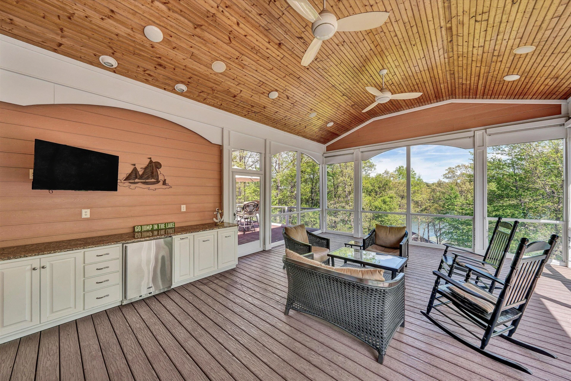 250 Deerwood DR - Photo 39
