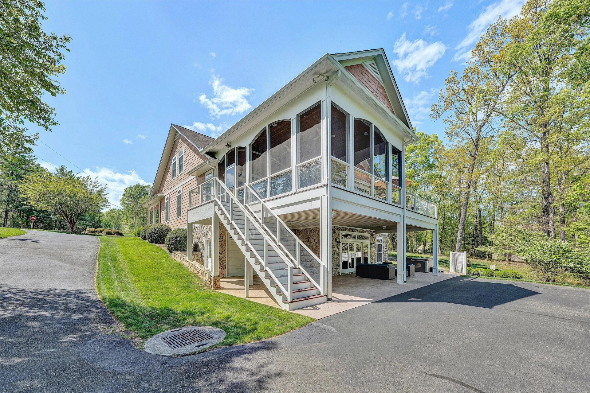 250 Deerwood DR - Photo 10