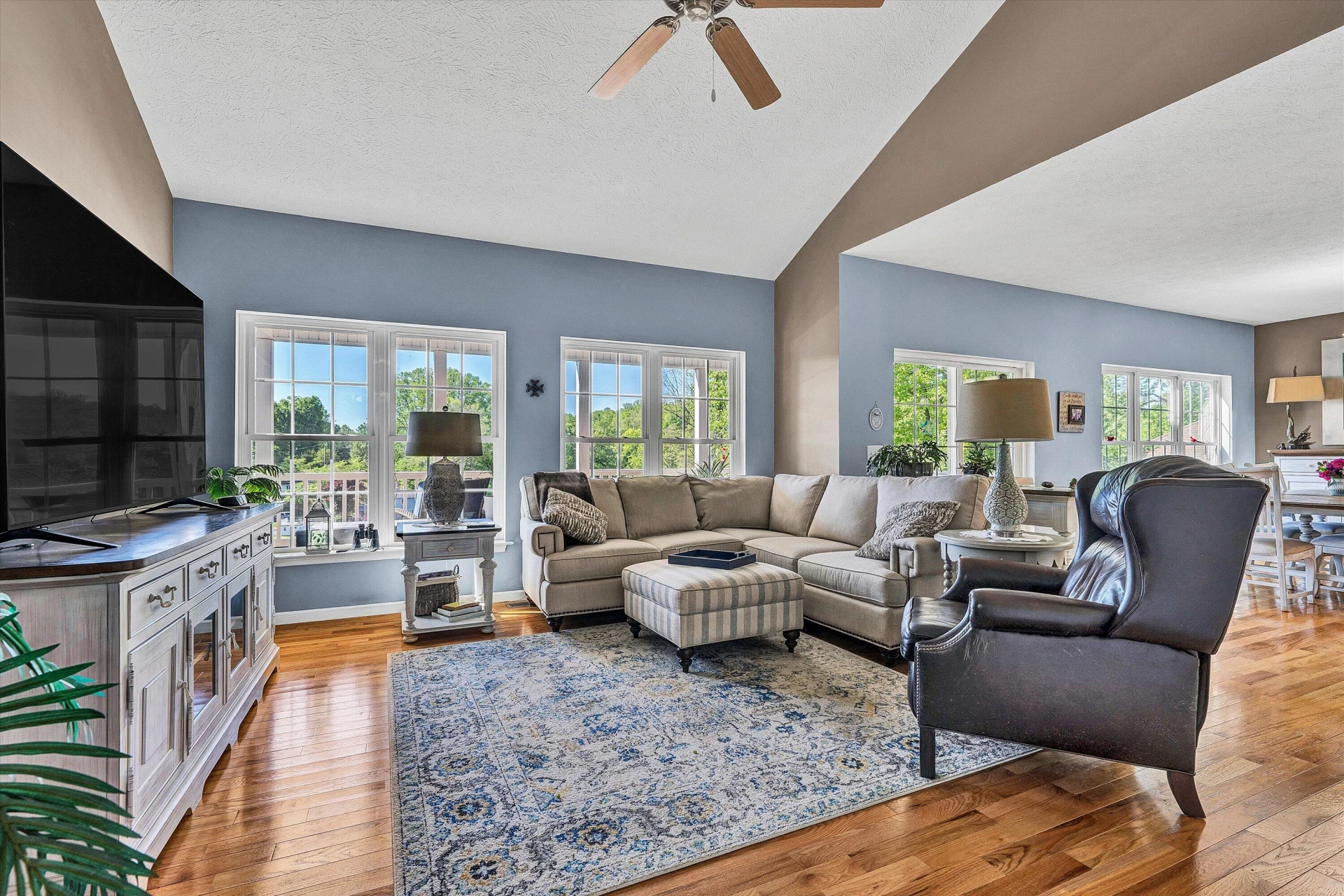 400 Sourwood DR - Photo 16