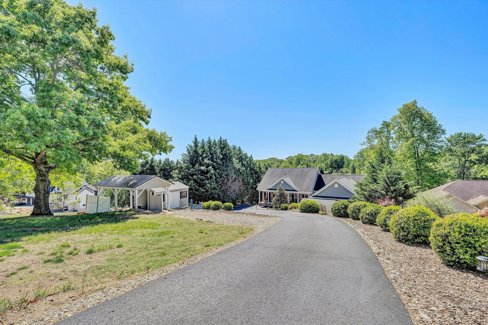 400 Sourwood DR - Photo 68