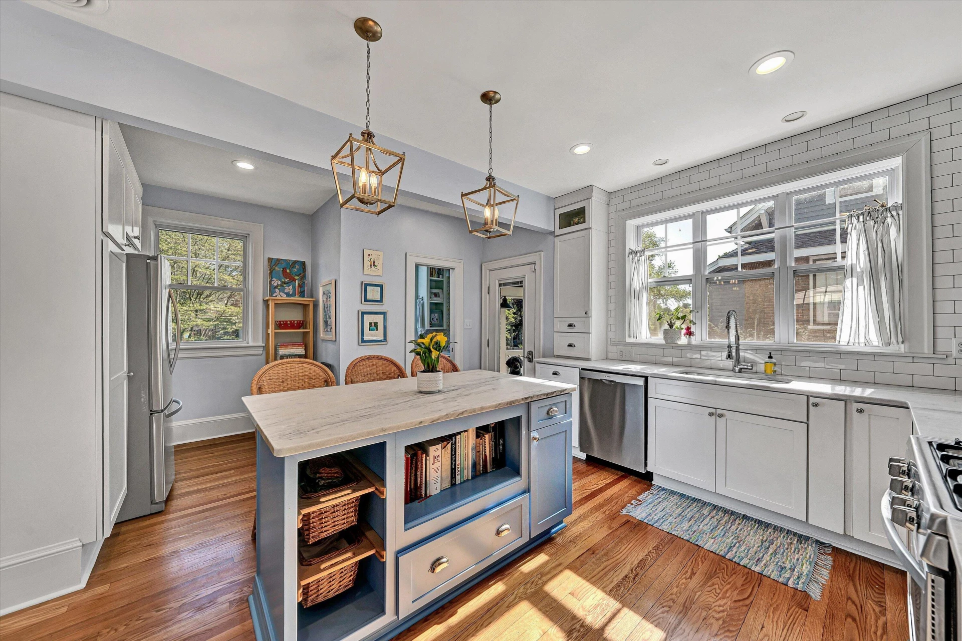 1819 Windsor AVE - Photo 19