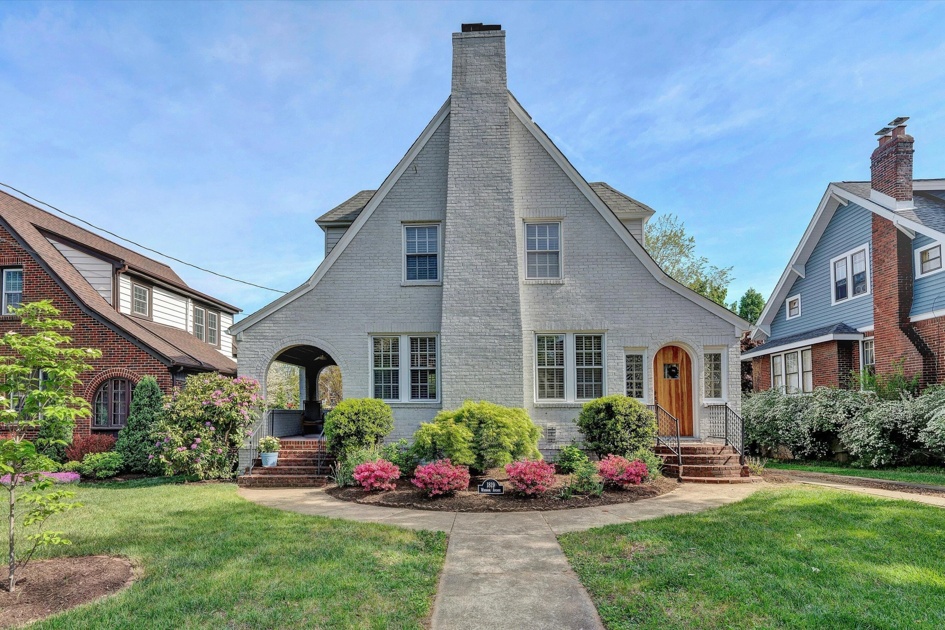1819 Windsor AVE - Photo 3