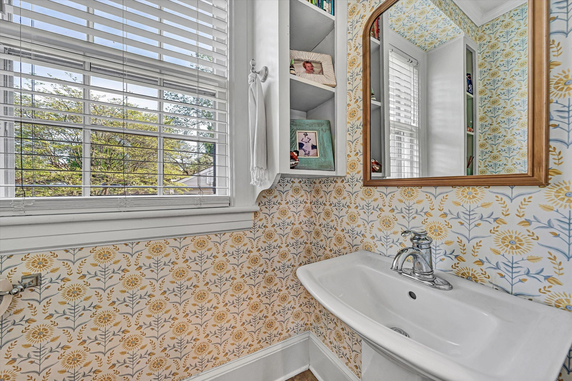 1819 Windsor AVE - Photo 24