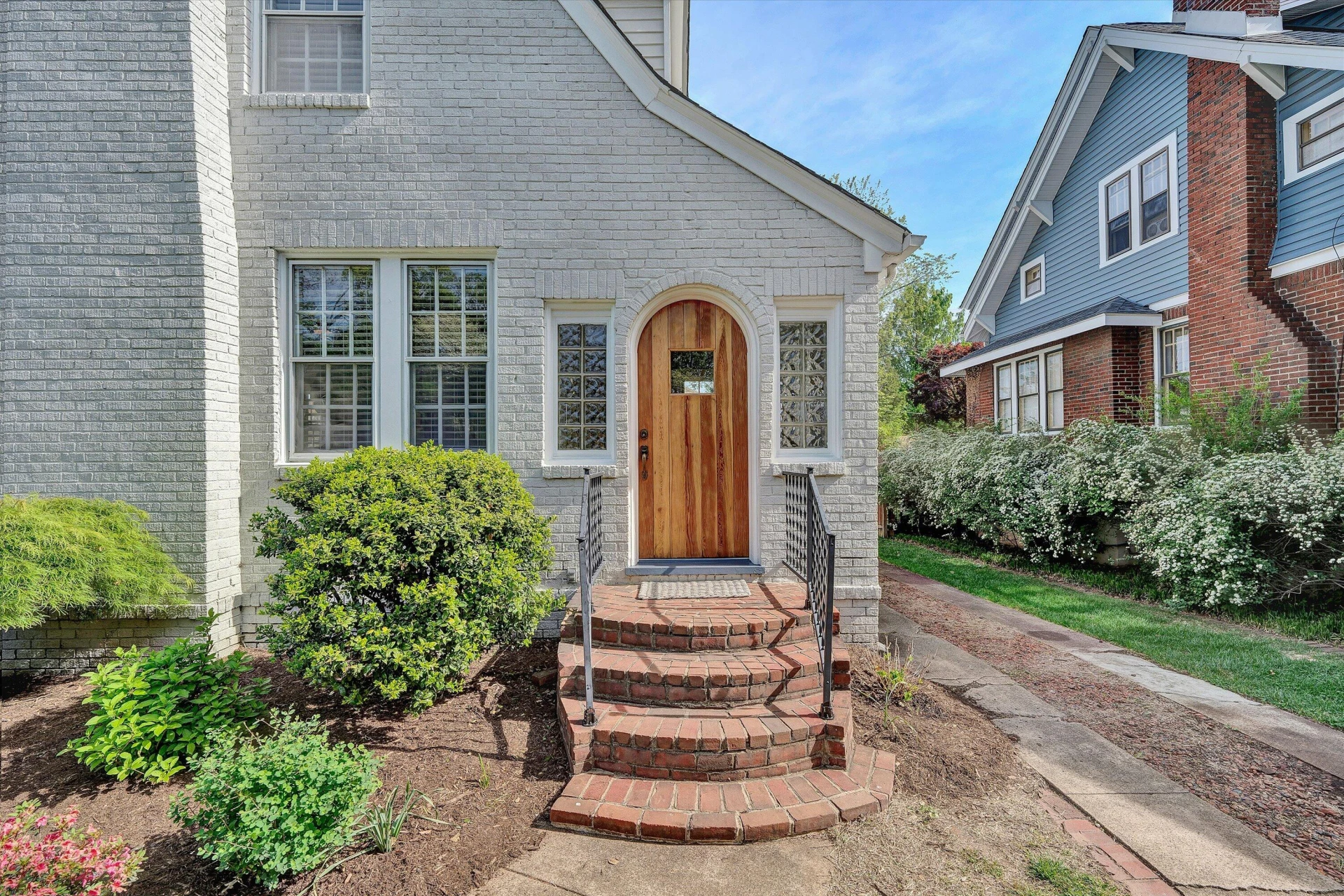 1819 Windsor AVE - Photo 7