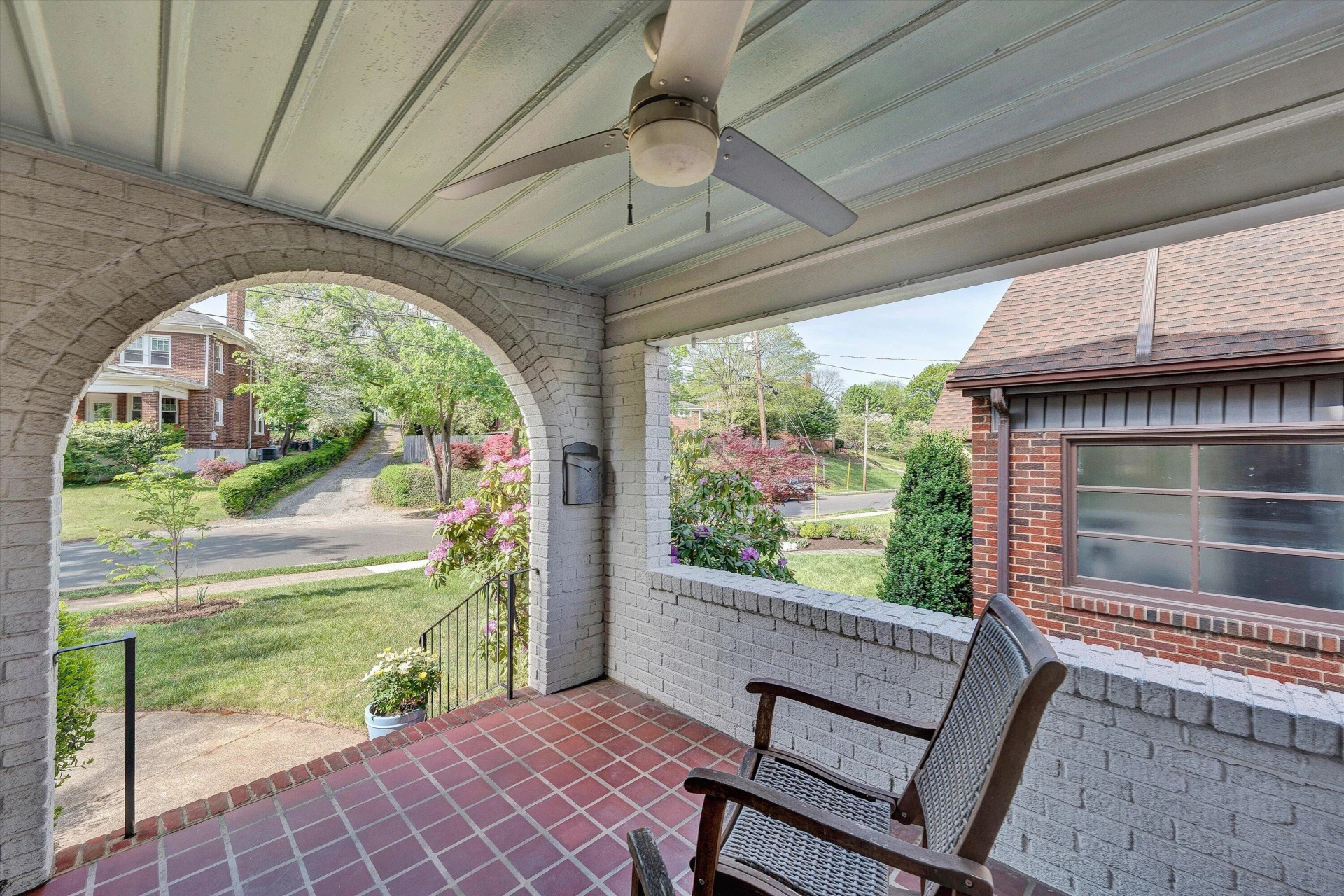 1819 Windsor AVE - Photo 10
