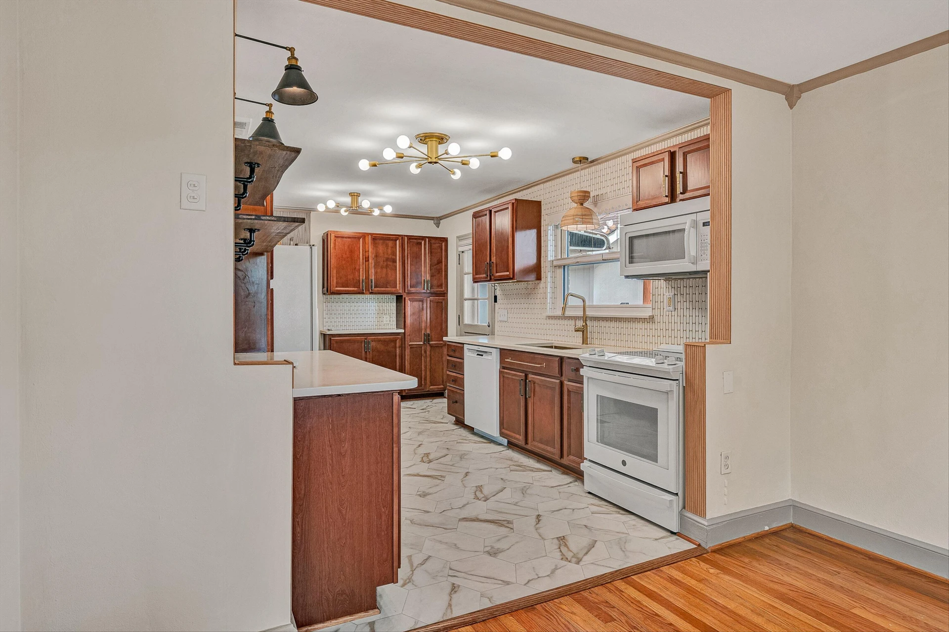 3337 Woodland DR - Photo 10