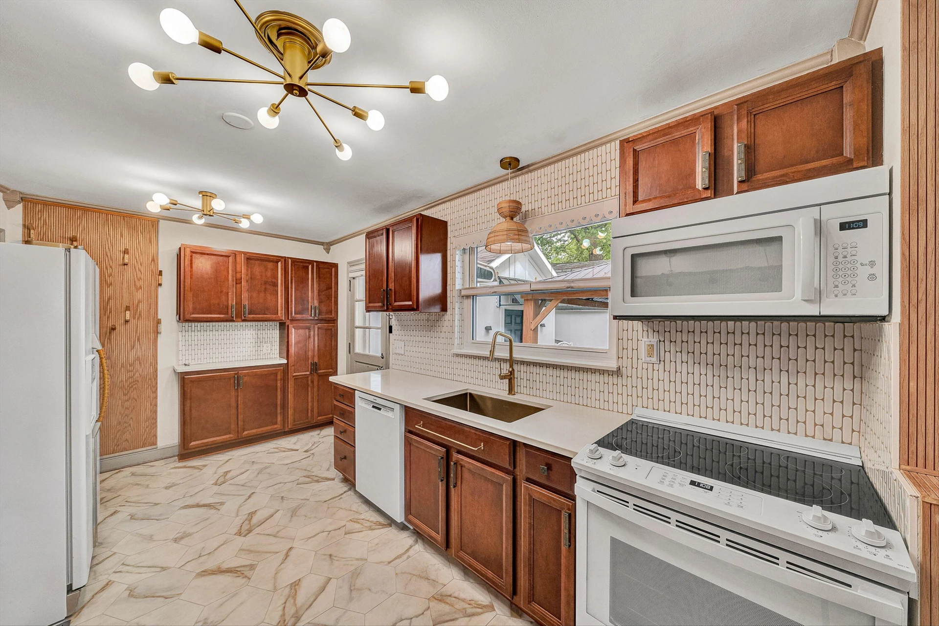 3337 Woodland DR - Photo 12