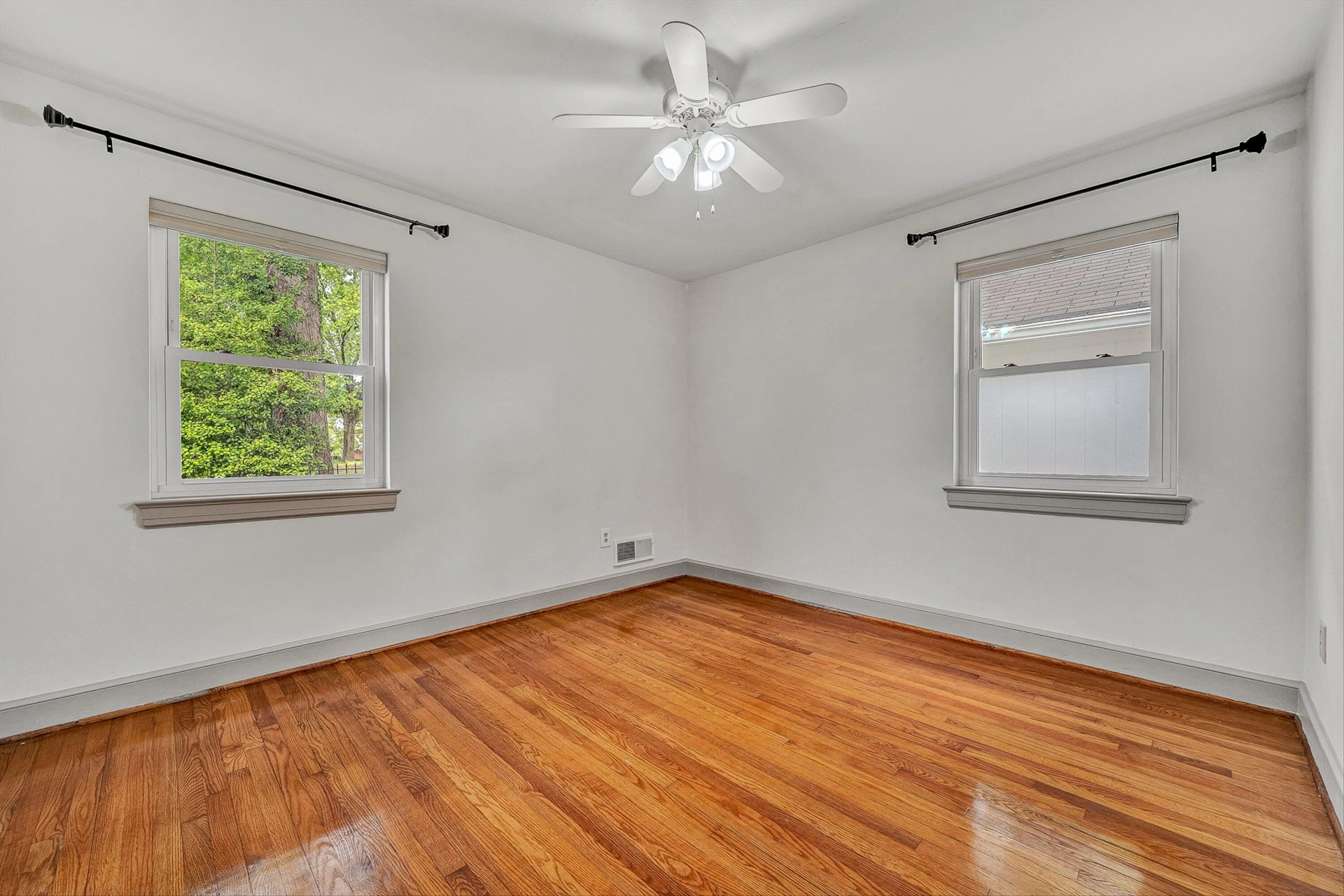 3337 Woodland DR - Photo 14