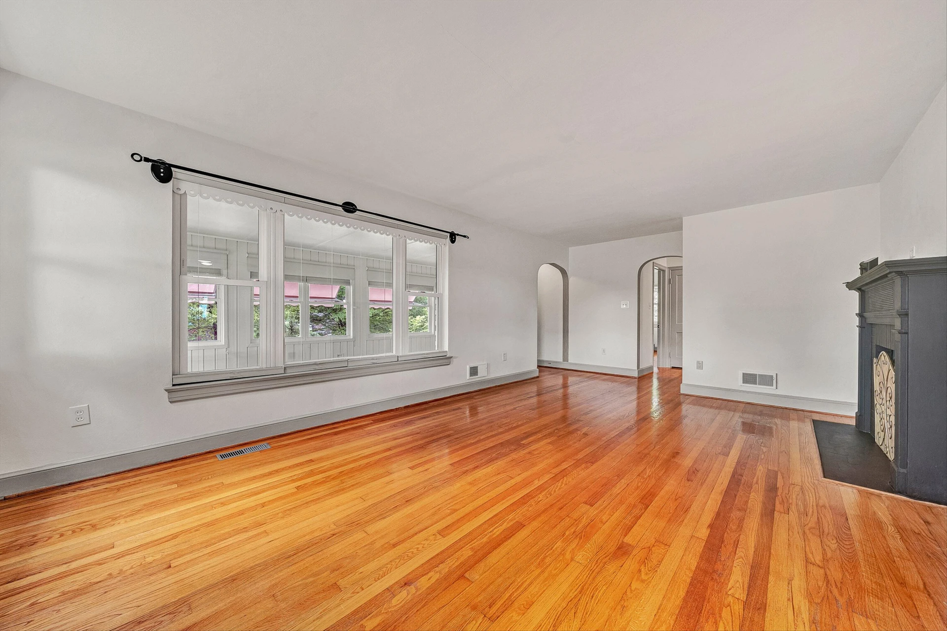 3337 Woodland DR - Photo 5