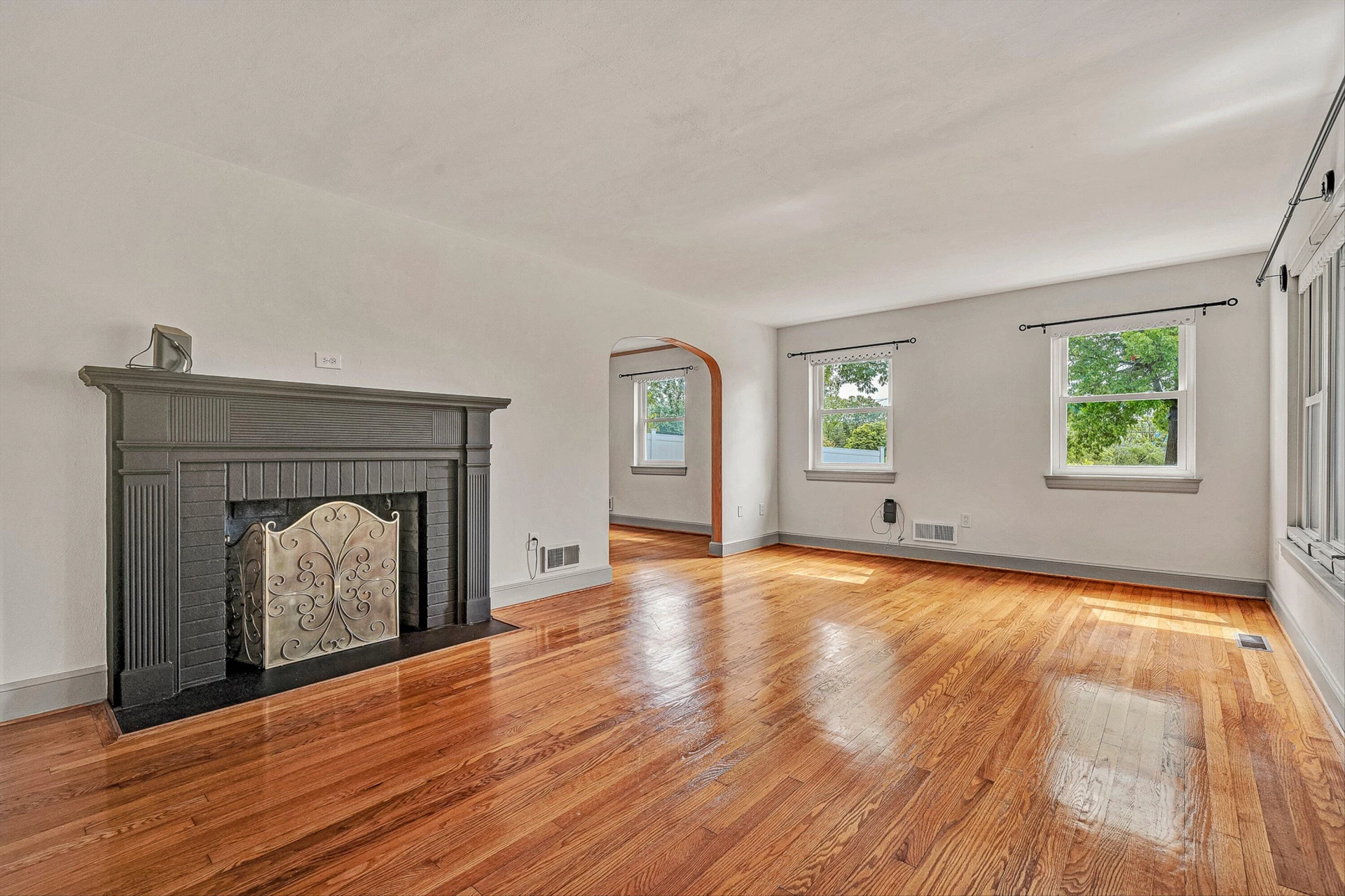 3337 Woodland DR - Photo 8