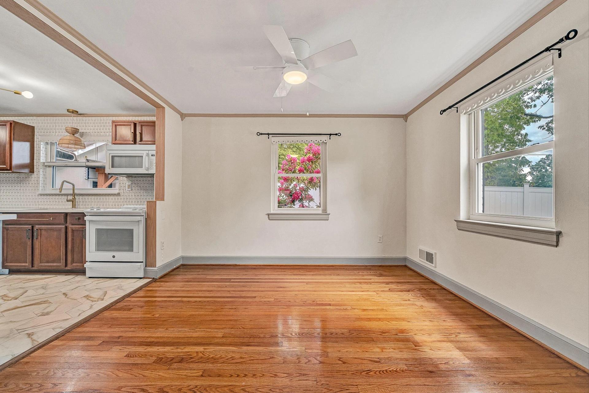 3337 Woodland DR - Photo 9