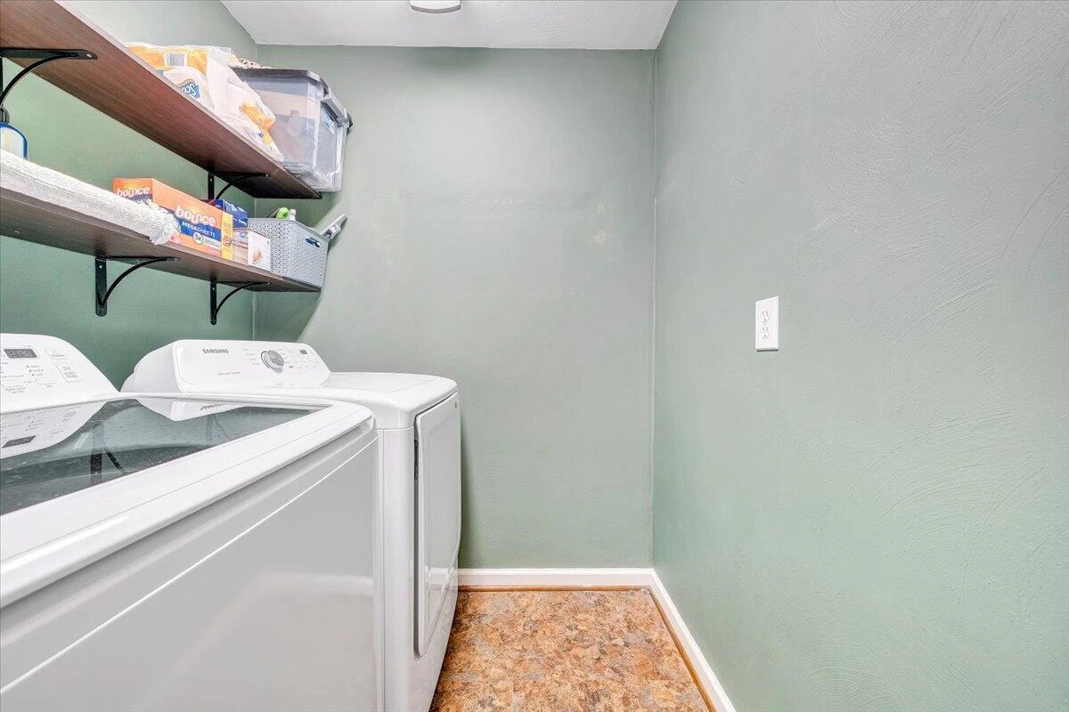 4626 Nevis DR - Photo 36