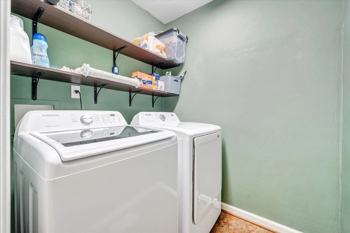 4626 Nevis DR - Photo 37